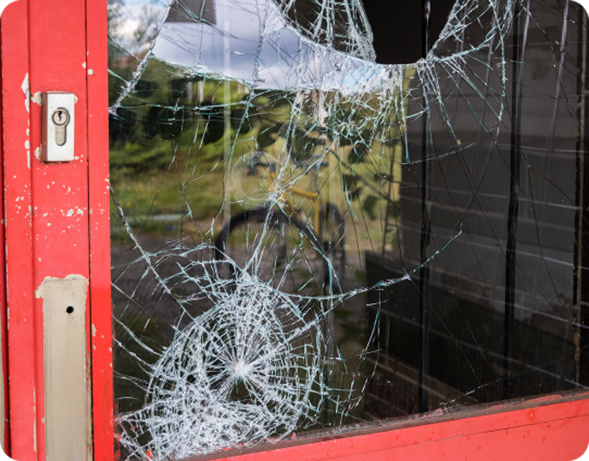 Kaputte Tür nach Einbruch